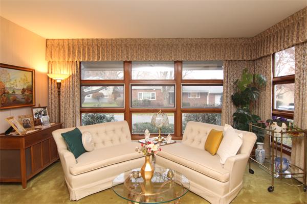6 Country Club Road Stoneham, MA 02180 - Photo 4 of 25 Gallery Image 4