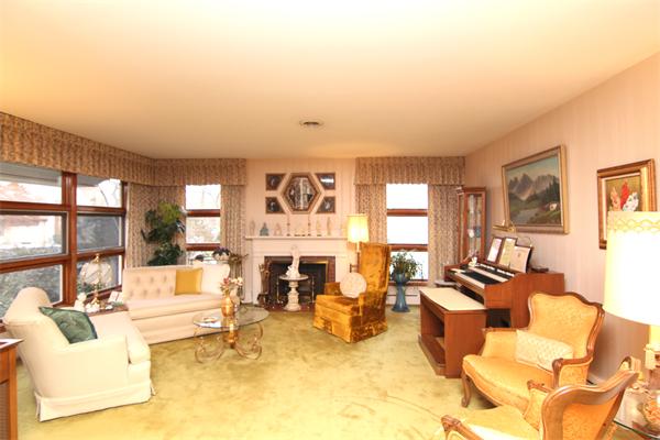 6 Country Club Road Stoneham, MA 02180 - Photo 8 of 25 Gallery Image 8