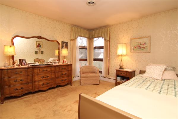 6 Country Club Road Stoneham, MA 02180 - Photo 9 of 25 Gallery Image 9