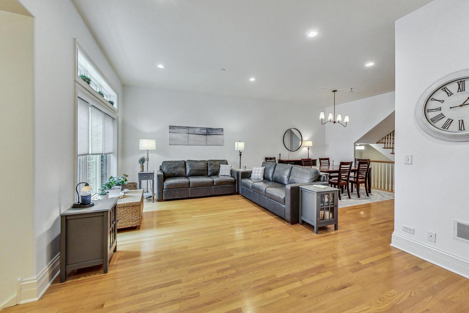 1450 East Northwest Highway, Unit 13 Arlington Heights, IL 60004 - Photo 15 of 33 a living room with furniture