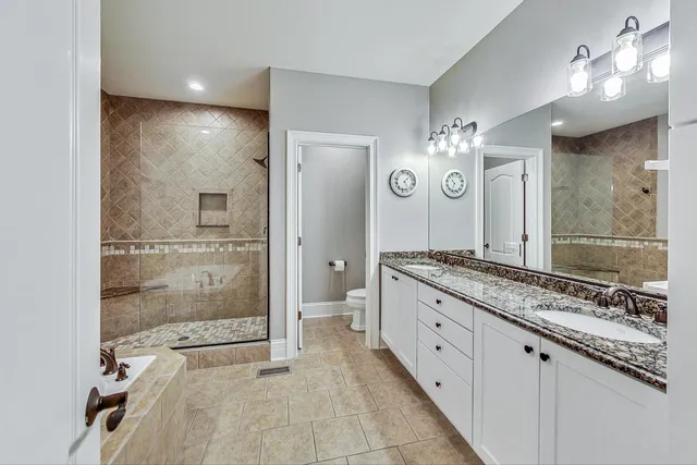 $650,000 | 1450 East Northwest Highway, Unit 13, Arlington Heights, IL 60004