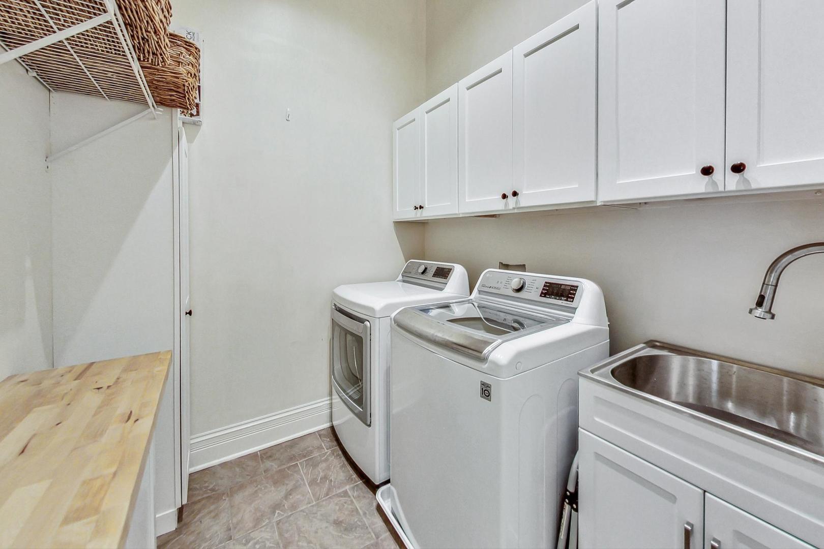 1450 East Northwest Highway, Unit 13 Arlington Heights, IL 60004 - Photo 26 of 33 a utility room with dryer and washer