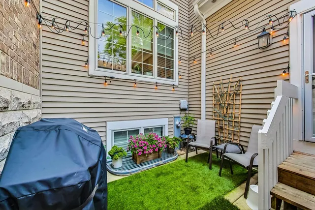 $650,000 | 1450 East Northwest Highway, Unit 13, Arlington Heights, IL 60004