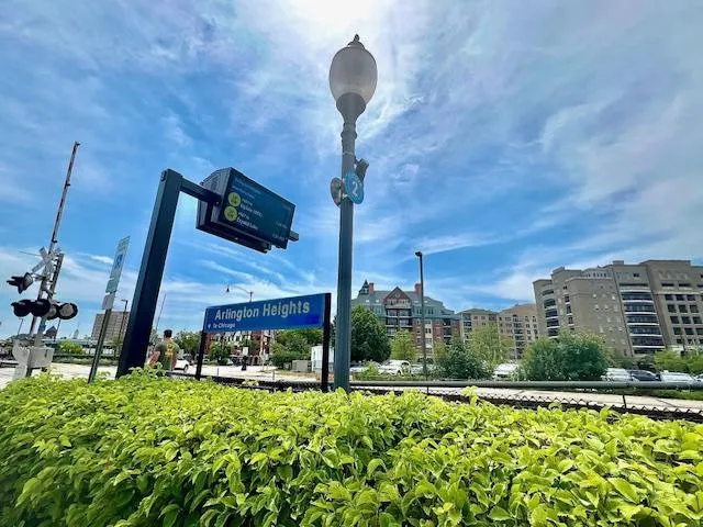 $650,000 | 1450 East Northwest Highway, Unit 13, Arlington Heights, IL 60004