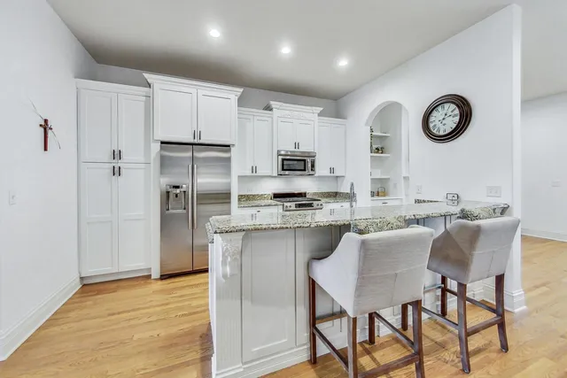 $650,000 | 1450 East Northwest Highway, Unit 13, Arlington Heights, IL 60004