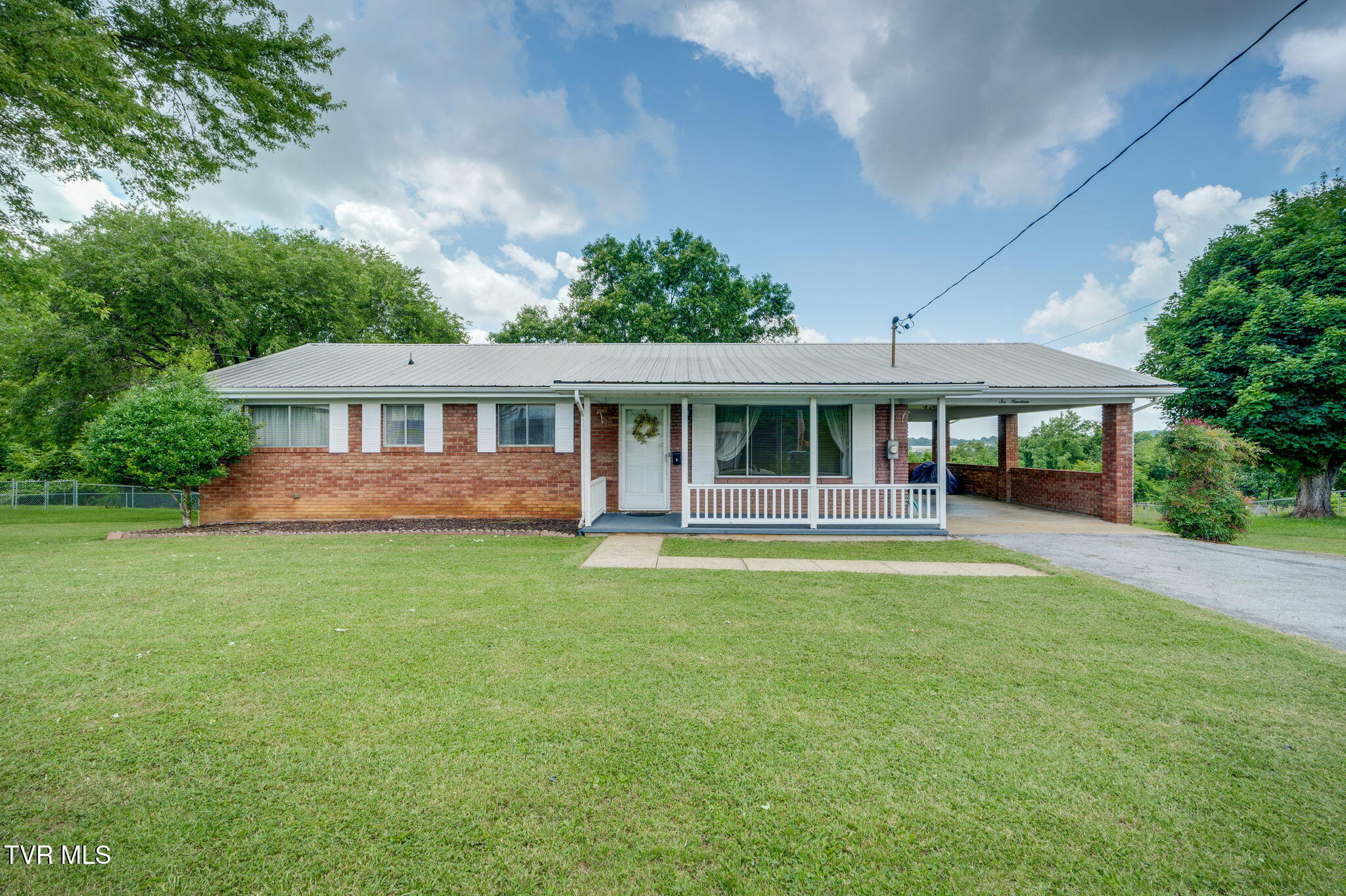619 East Barton Ridge Road Greeneville, TN 37745 - Photo 1 of 40 001
