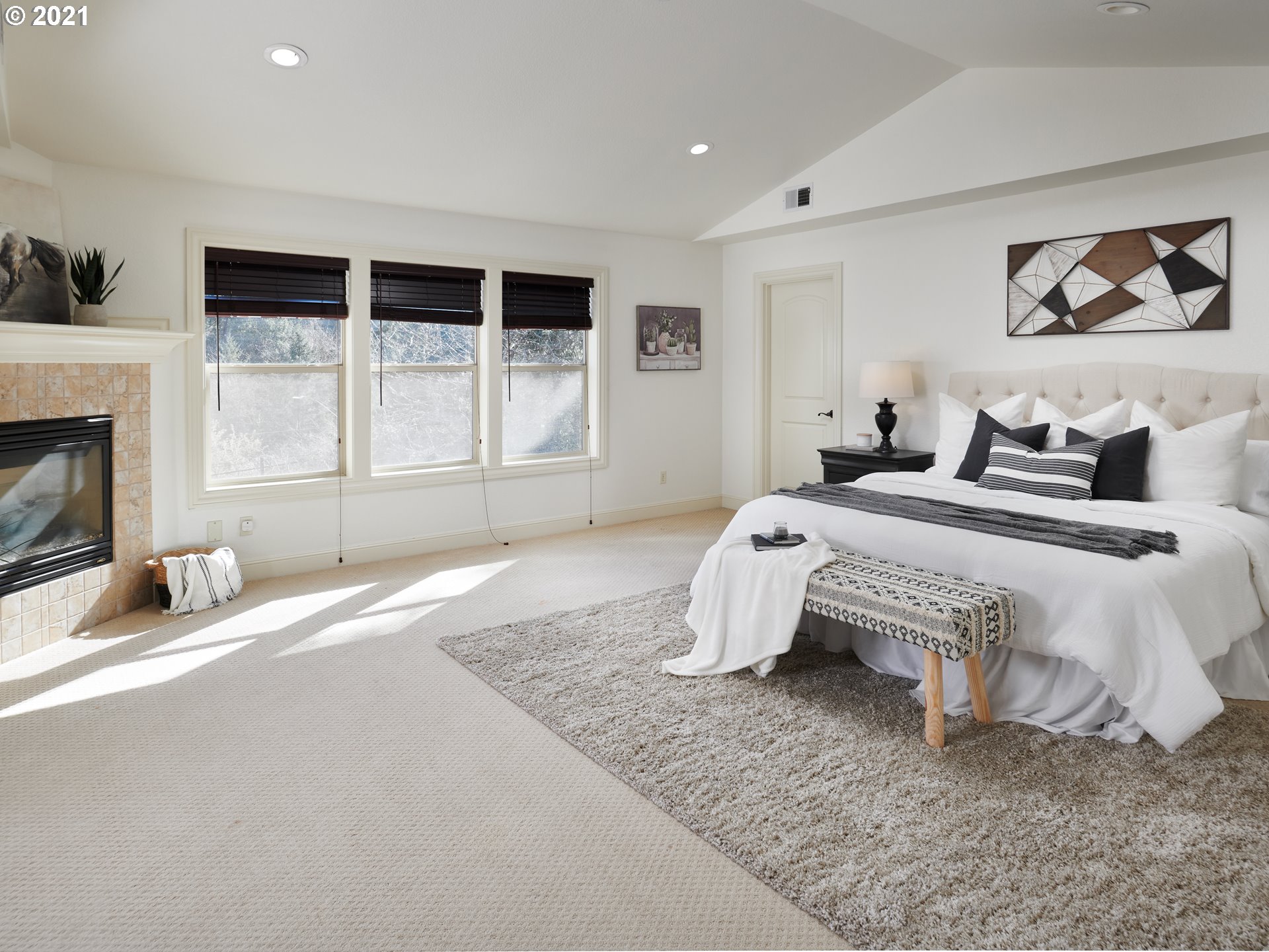 1022 Southwest Stephenson Street Portland, OR 97219 - Photo 13 of 31 Gallery Image 13