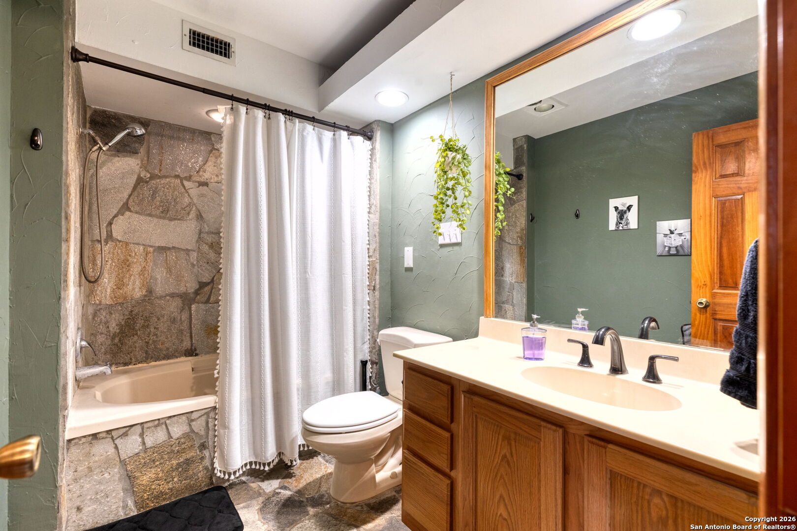 8655 Datapoint, Unit 506 San Antonio, TX 78229 - Photo 10 of 18