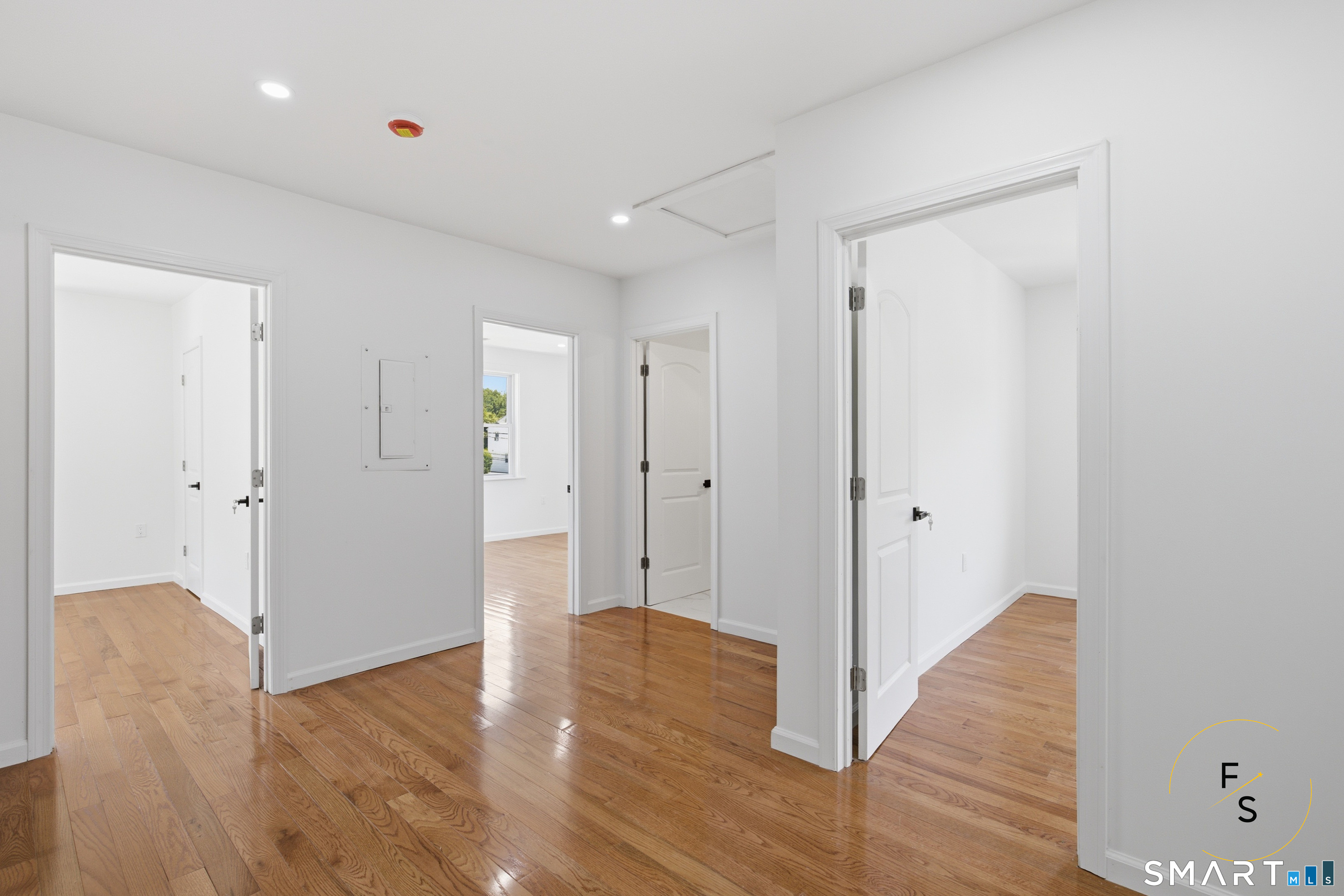 24 Gaspee Road Bridgeport, CT 06606 - Photo 15 of 30