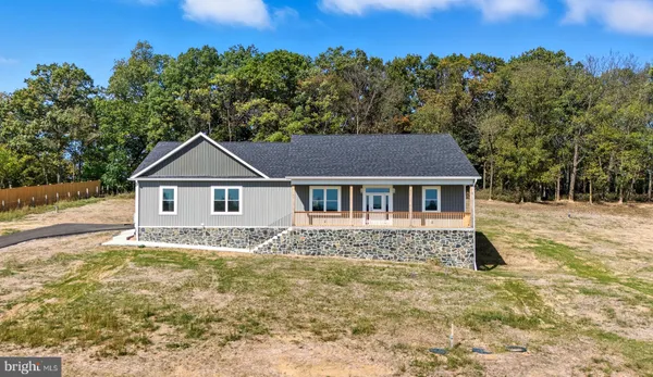 $569,999 | 607 Slonaker Lane, Martinsburg, WV 25405