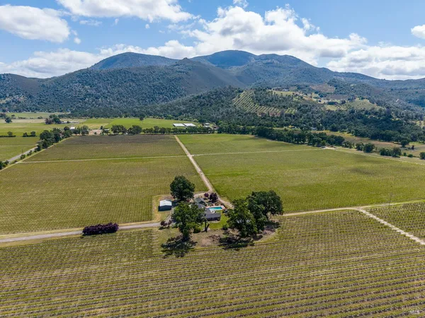 $869,000 | 4720 Clark Drive, Kelseyville, CA 95451