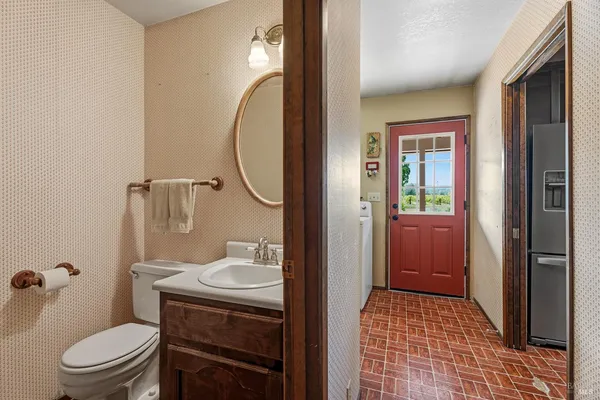$869,000 | 4720 Clark Drive, Kelseyville, CA 95451
