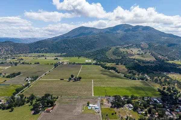$869,000 | 4720 Clark Drive, Kelseyville, CA 95451