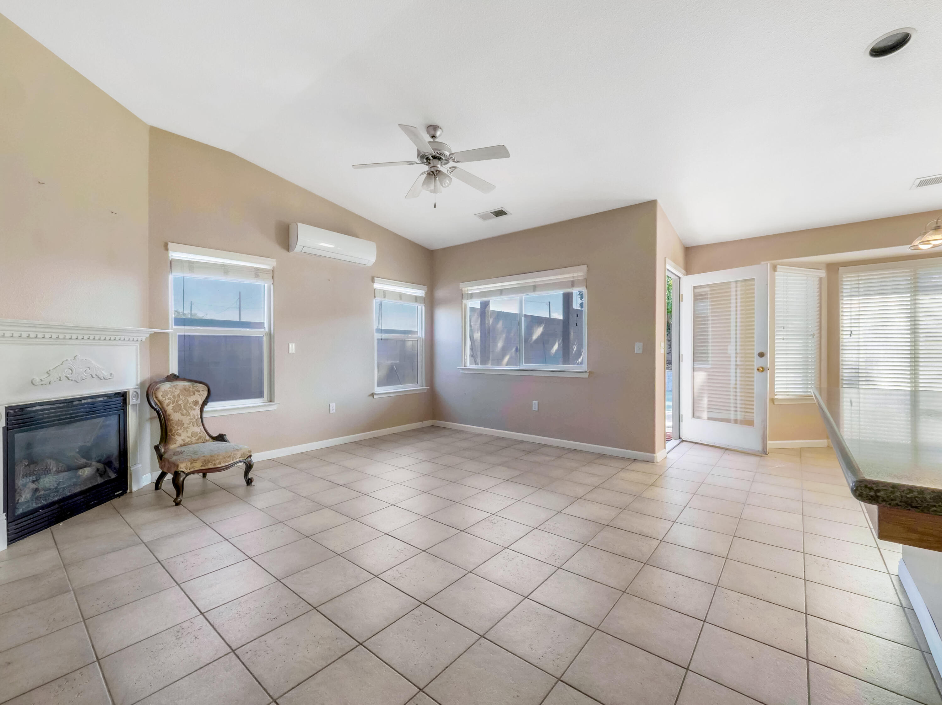 697 Leta Mae Court Exeter, CA 93221 - Photo 6 of 33 Family Room
