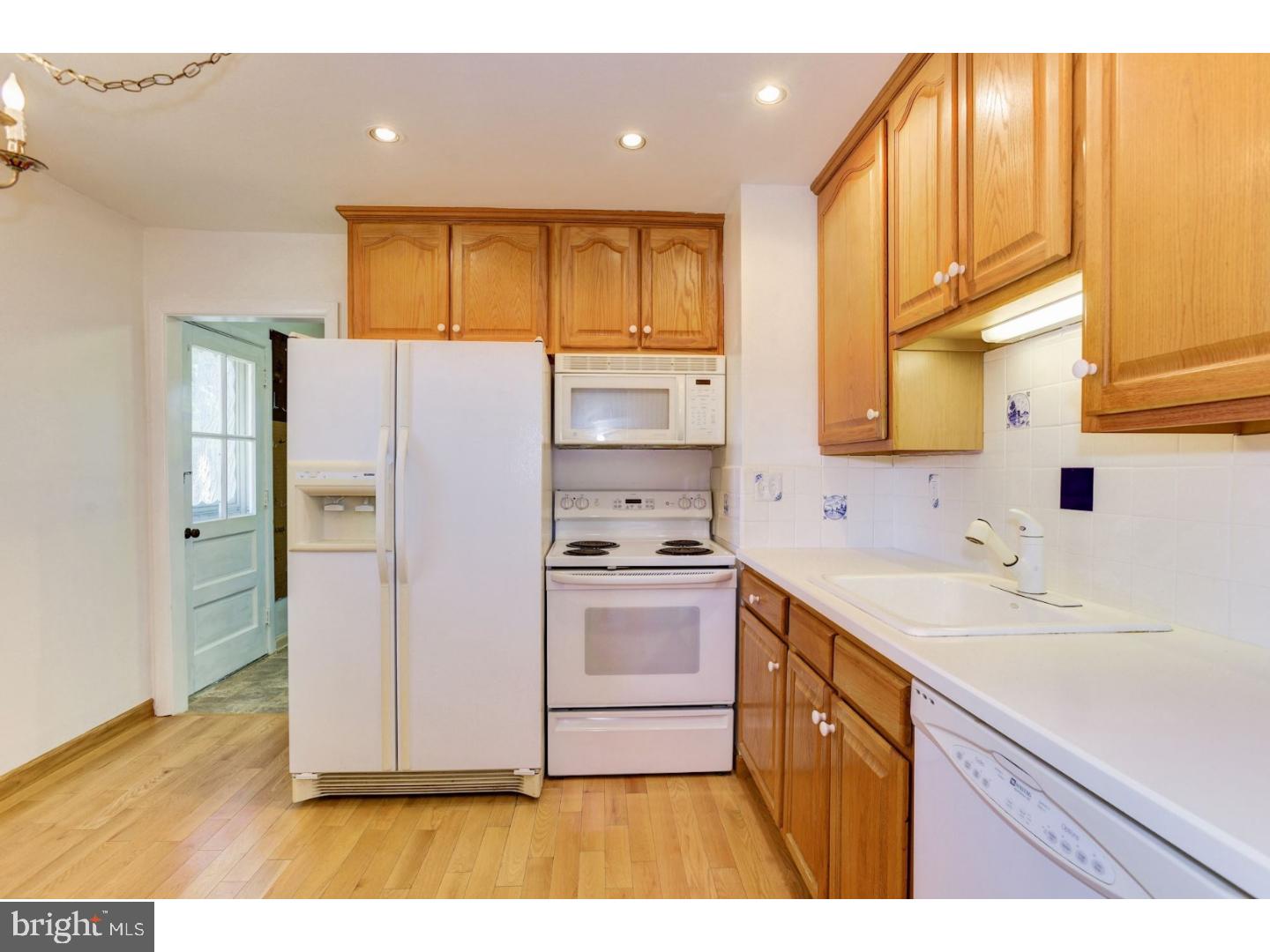 615 Devon Road Moorestown, NJ 08057 - Photo 8 of 20 Gallery Image 8