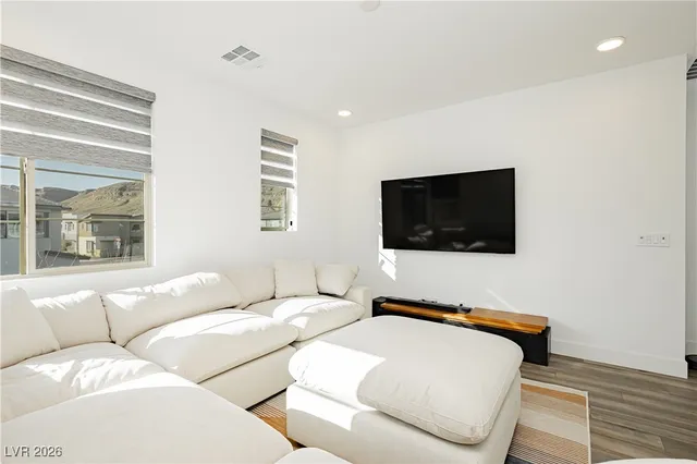 $3,900 | 6124 Redstone Hls Drive, Las Vegas, NV 89148