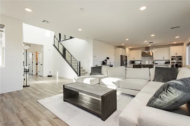 $3,900 | 6124 Redstone Hls Drive, Las Vegas, NV 89148