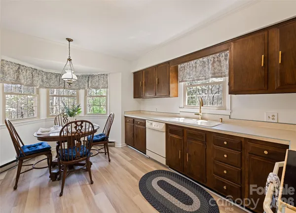 $529,900 | Undisclosed Address, Cullowhee, NC 28723