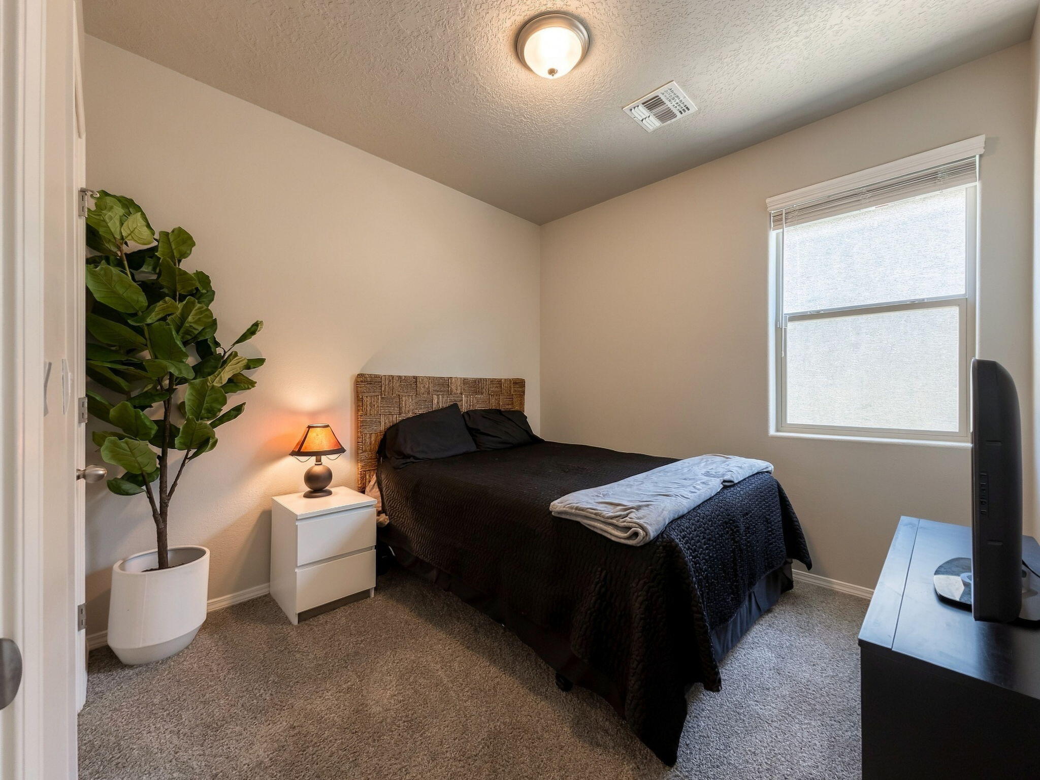 4810 Mount Salas Street Northeast Rio Rancho, NM 87144 - Photo 6 of 40 Gallery Image 6