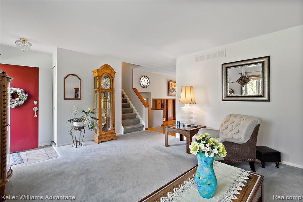 112 East Maryknoll Road Rochester Hills, MI 48309 - Photo 11 of 47