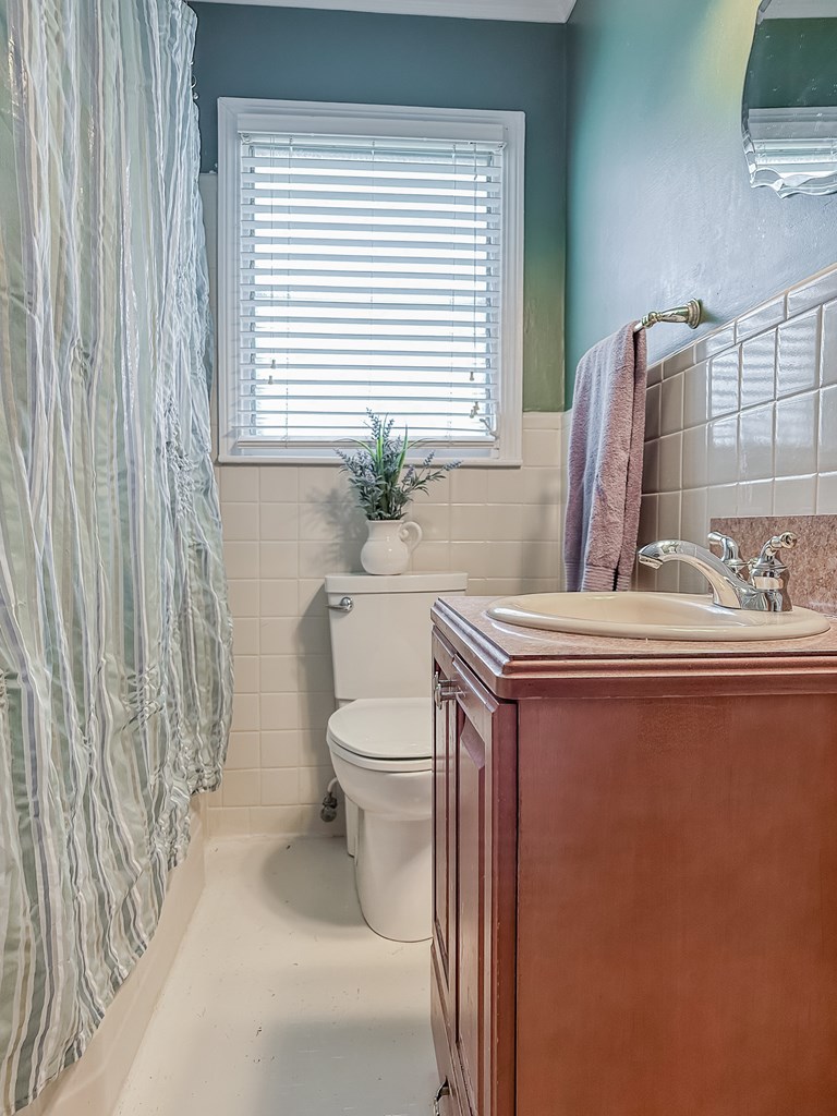 600 West Spring Avenue Geneva, AL 36340 - Photo 13 of 24