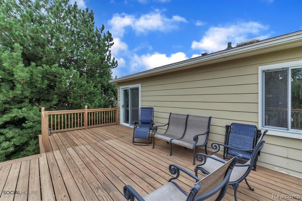 41272 Village Lake Road Novi, MI 48375 - Photo 35 of 56