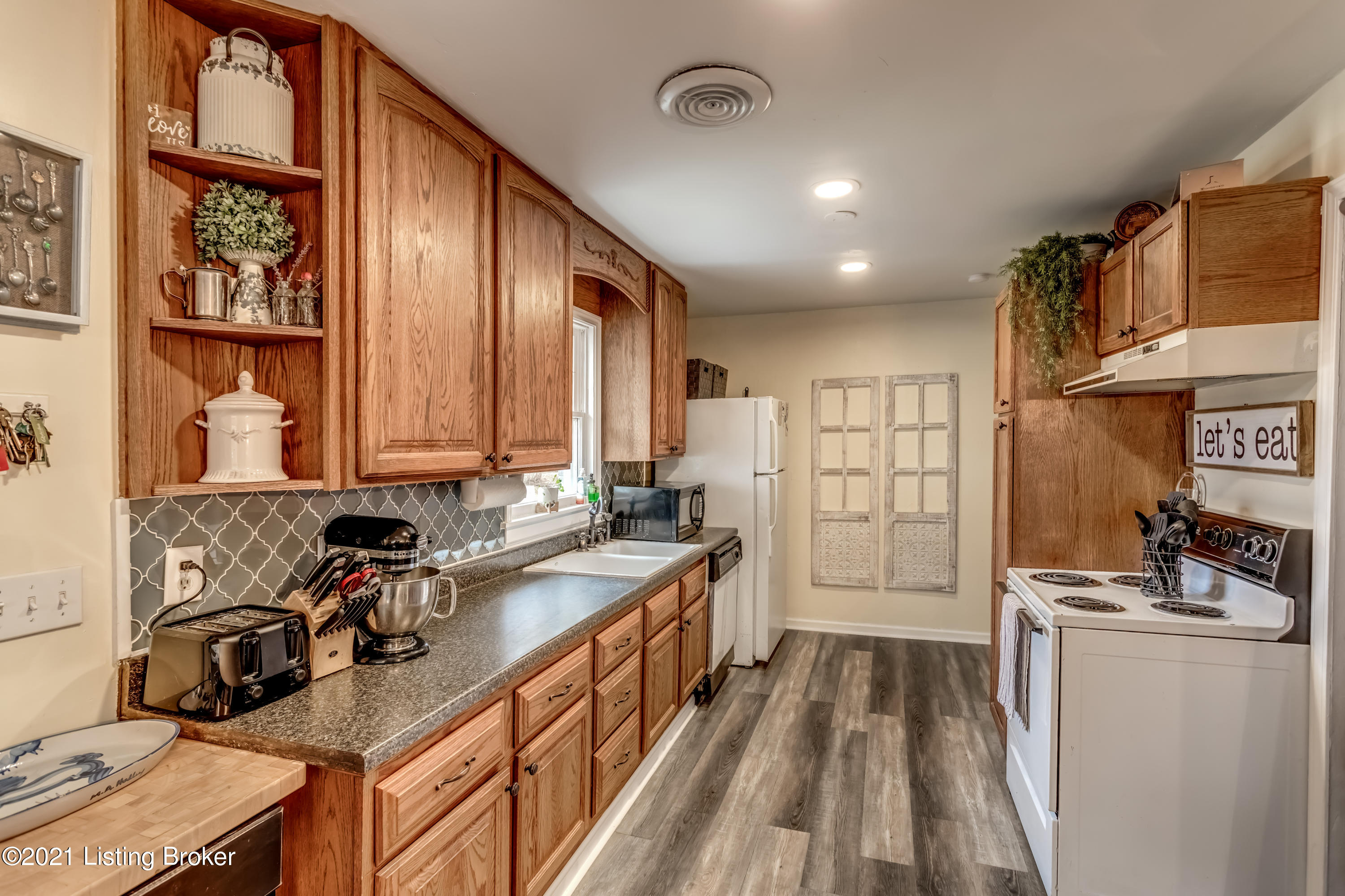 8109 Old Mill Road Pewee Valley, KY 40056 - Photo 22 of 46 H70A0974-A
