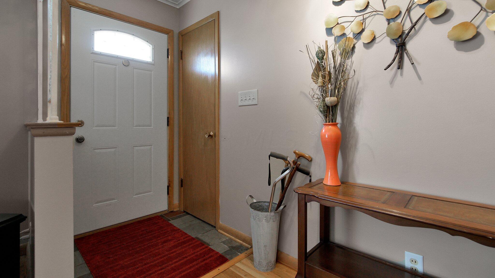 2753 Rosedale Avenue Columbus, OH 43204 - Photo 4 of 22 5-web-or-mls-2753-rosedale-ave