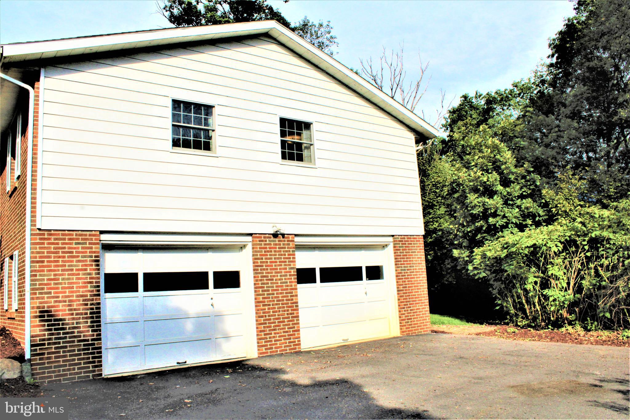 14603 Viewcrest Road Southwest Cumberland, MD 21502 - Photo 17 of 79 Garage View 2