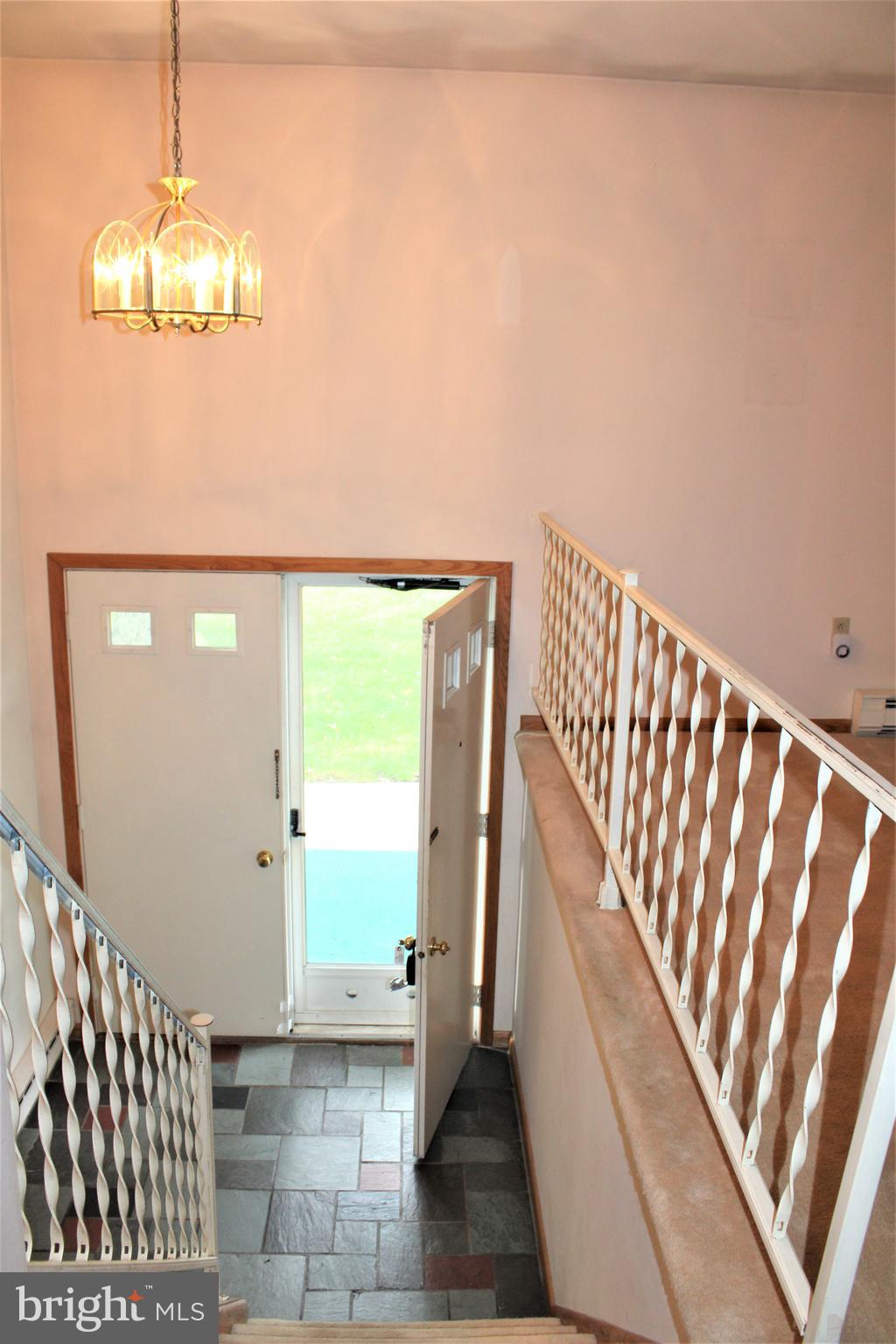 14603 Viewcrest Road Southwest Cumberland, MD 21502 - Photo 22 of 79 Foyer View 1
