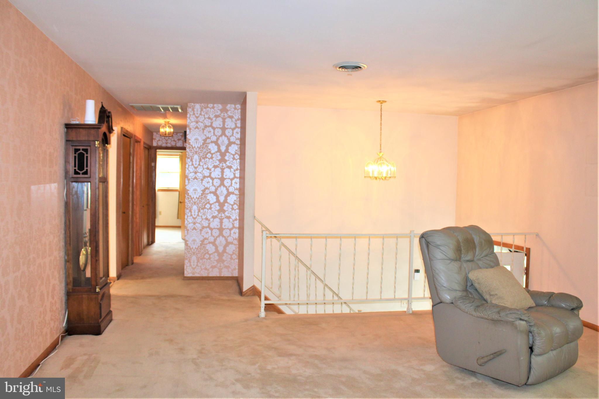 14603 Viewcrest Road Southwest Cumberland, MD 21502 - Photo 29 of 79 Living Room View 5