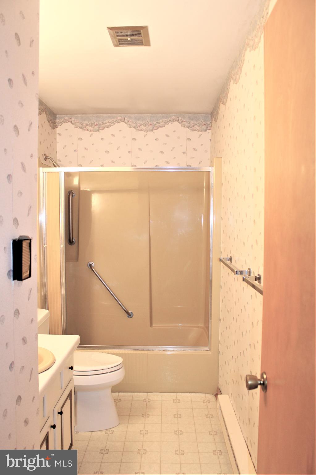 14603 Viewcrest Road Southwest Cumberland, MD 21502 - Photo 57 of 79 Main Level Full Bath View 1