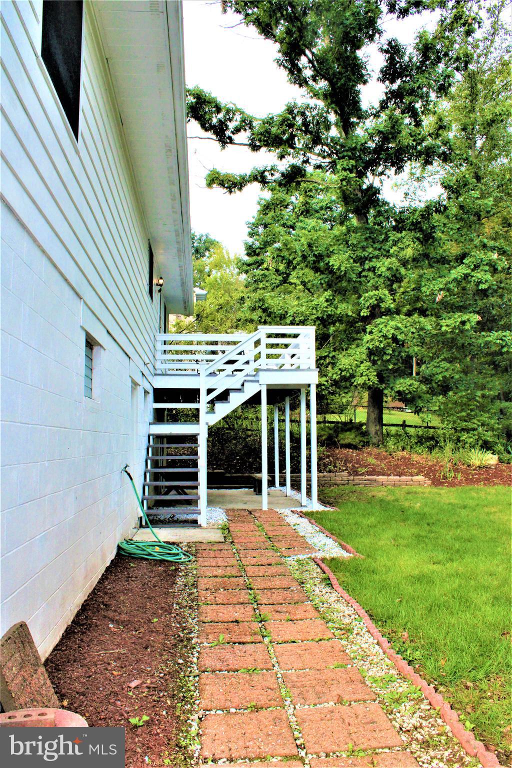 14603 Viewcrest Road Southwest Cumberland, MD 21502 - Photo 8 of 79 Lower Level Outside Entrance View 2