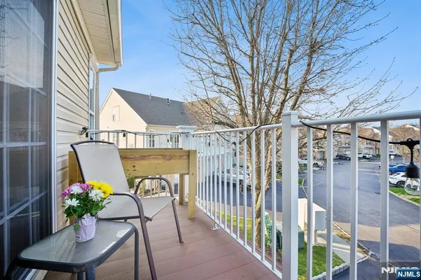 $429,000 | 37 Mountainside Drive, Pompton Lakes, NJ 07442