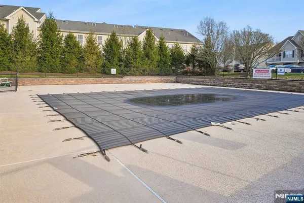 $429,000 | 37 Mountainside Drive, Pompton Lakes, NJ 07442