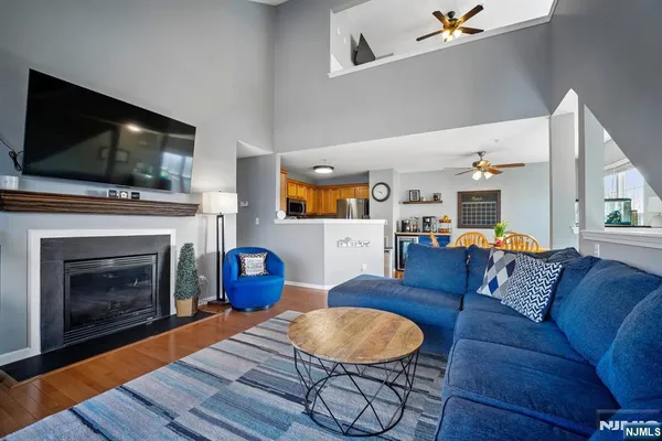 $429,000 | 37 Mountainside Drive, Pompton Lakes, NJ 07442