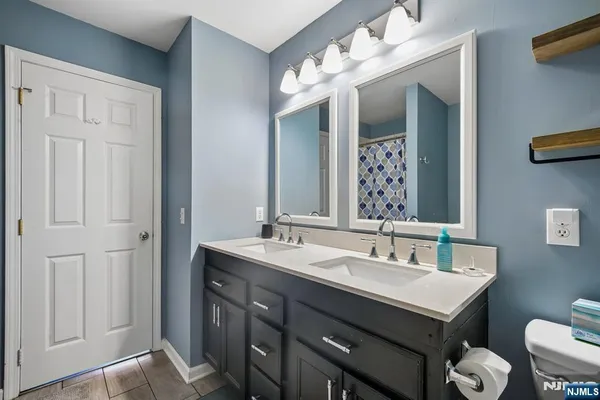$429,000 | 37 Mountainside Drive, Pompton Lakes, NJ 07442
