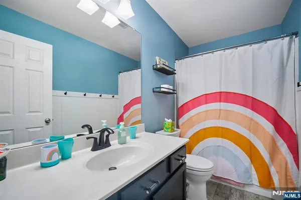 $429,000 | 37 Mountainside Drive, Pompton Lakes, NJ 07442