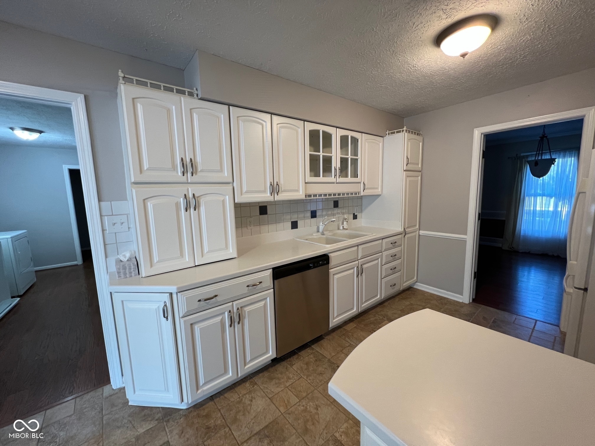 810 Sunblest Boulevard Fishers, IN 46038 - Photo 8 of 14