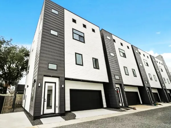$450,000 | 319 North Nagle Street, Houston, TX 77003