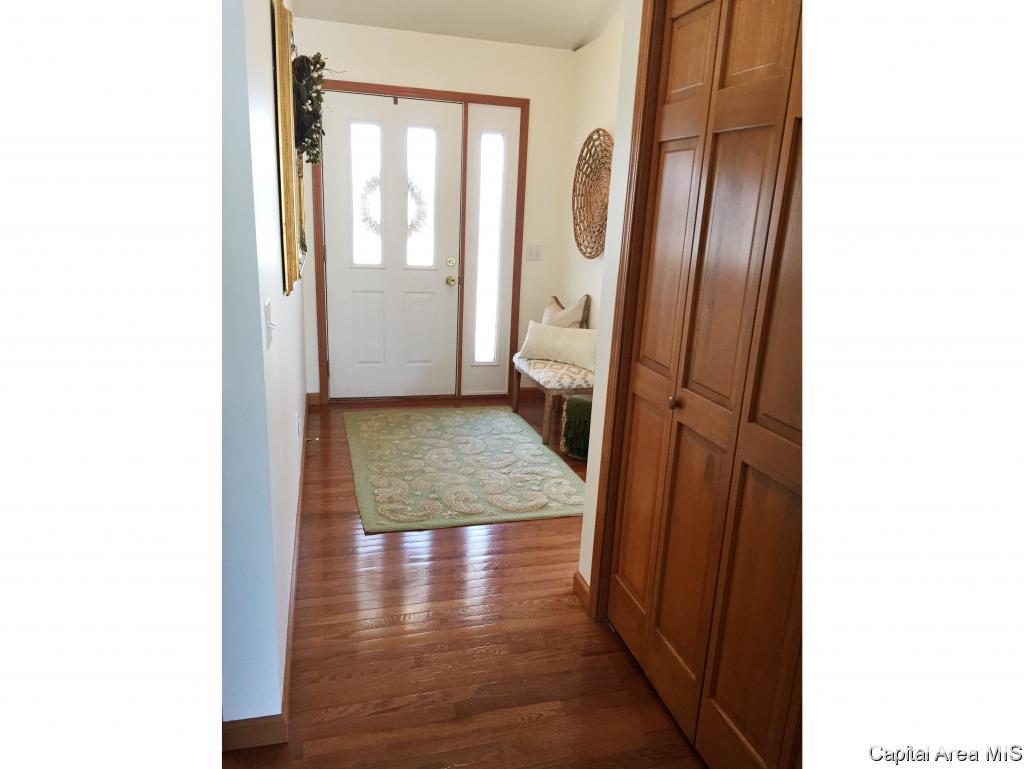 5309 Manhattan Drive Springfield, IL 62711 - Photo 5 of 32