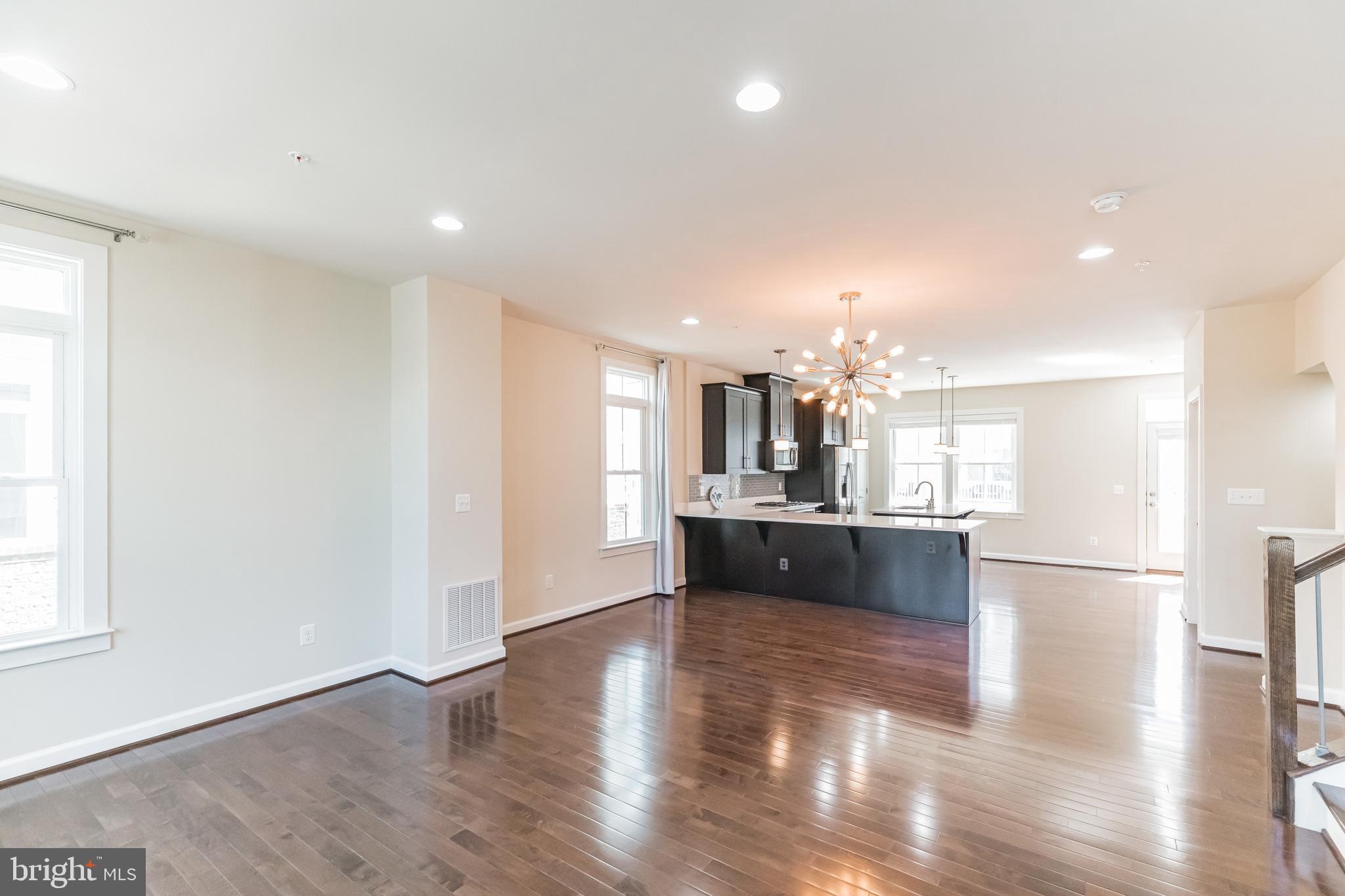 11391 Ridgeline Road Fairfax, VA 22030 - Photo 13 of 37