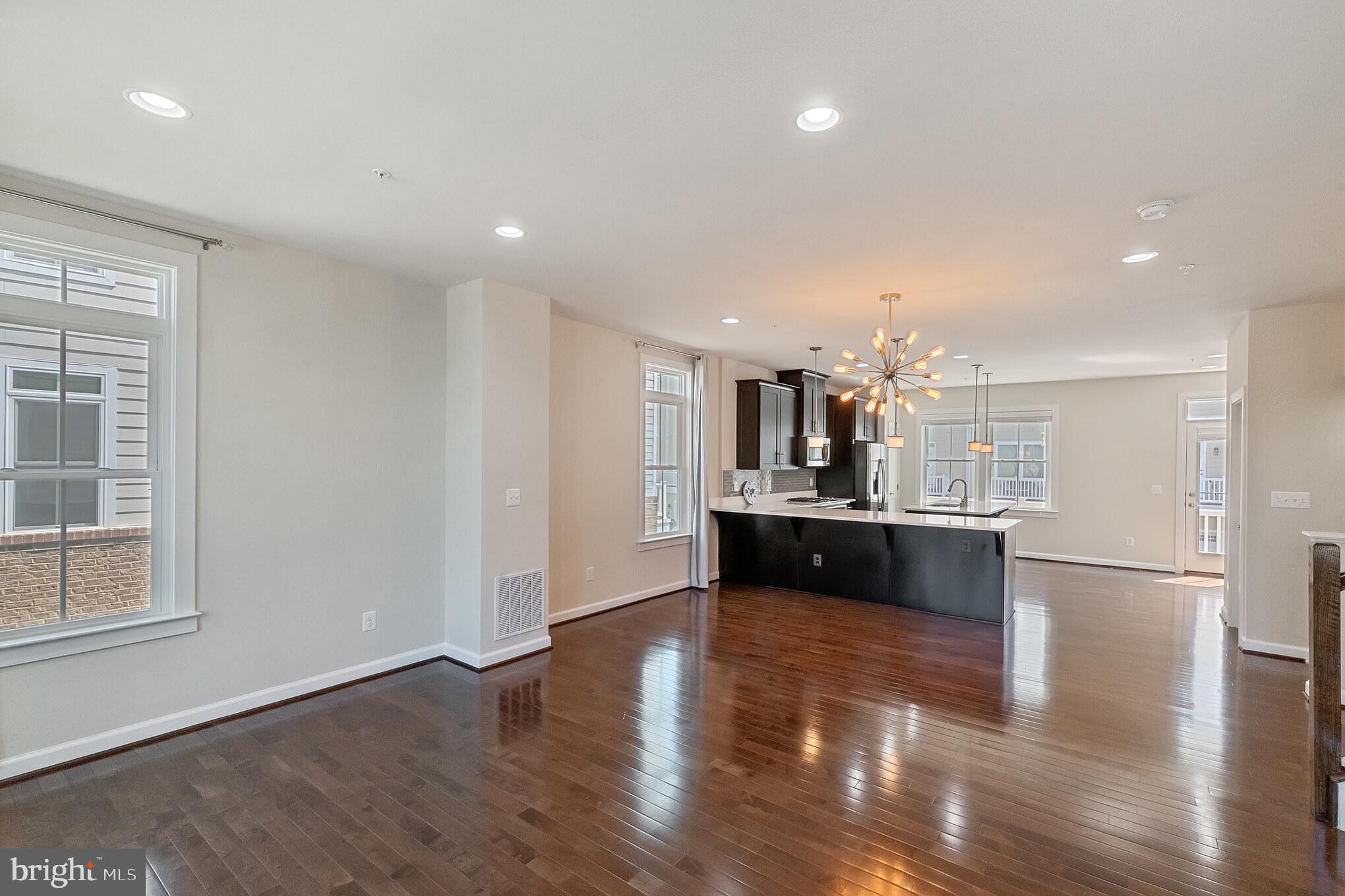 11391 Ridgeline Road Fairfax, VA 22030 - Photo 16 of 37