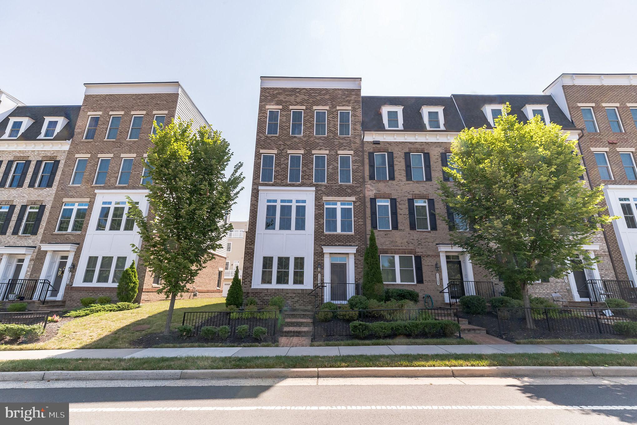 11391 Ridgeline Road Fairfax, VA 22030 - Photo 3 of 37