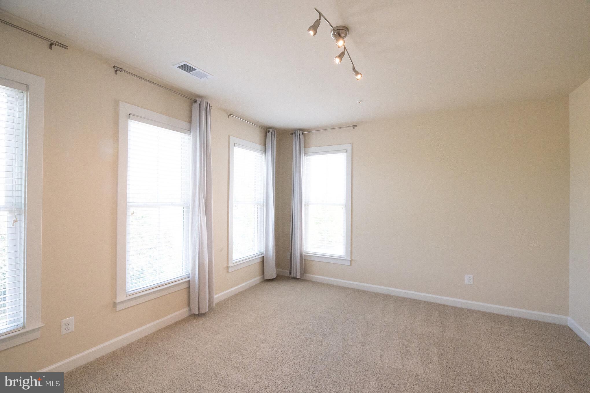 11391 Ridgeline Road Fairfax, VA 22030 - Photo 25 of 37