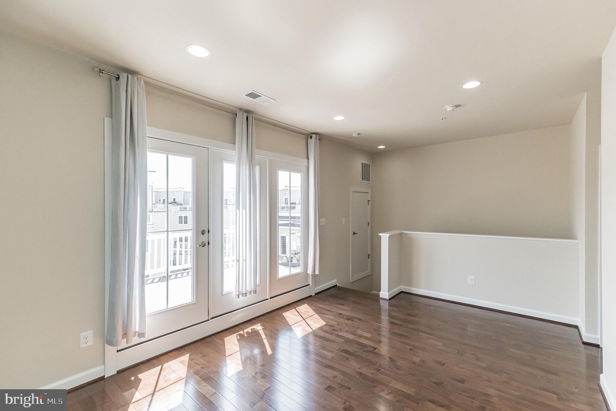 11391 Ridgeline Road Fairfax, VA 22030 - Photo 28 of 37