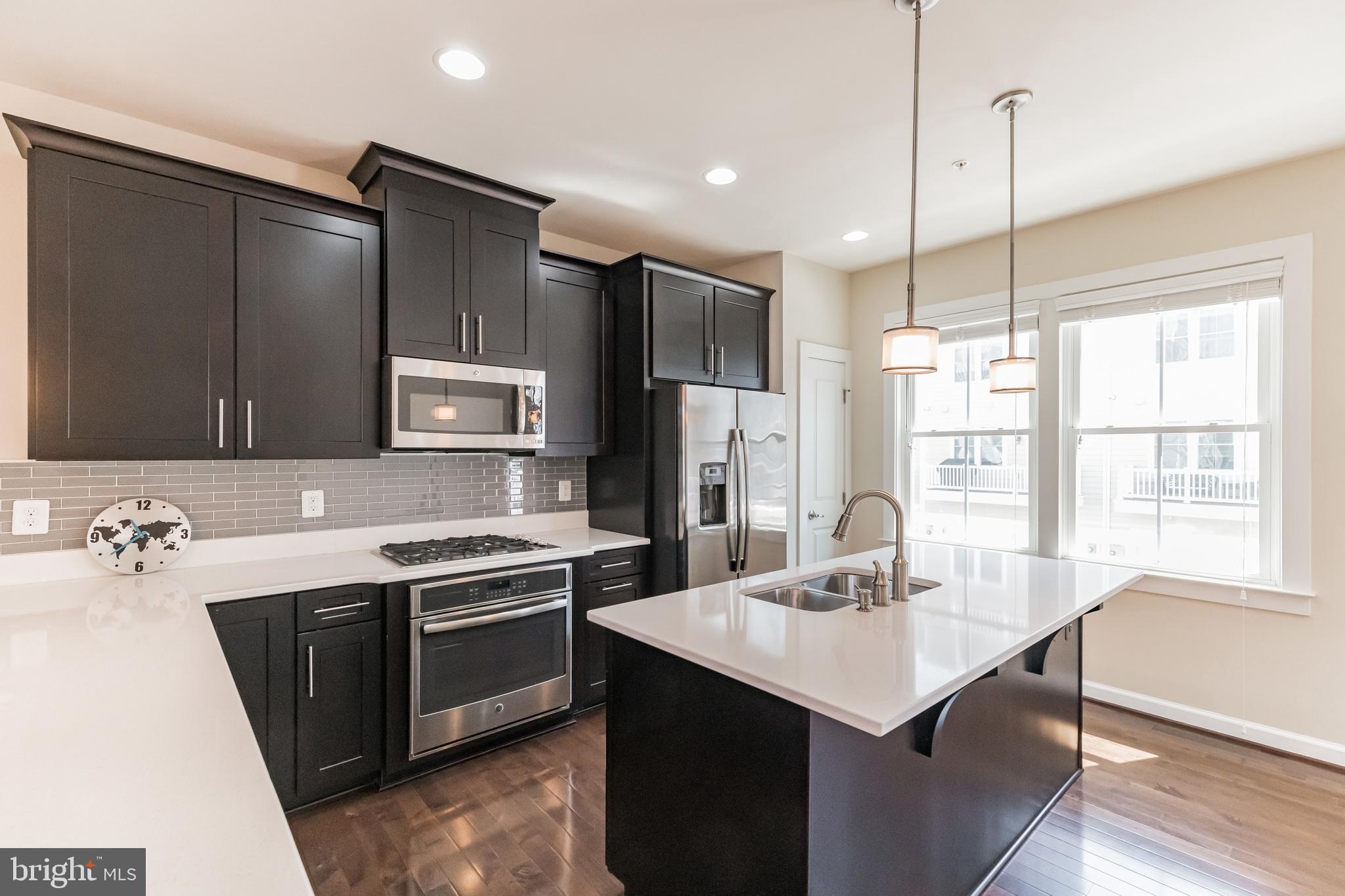 11391 Ridgeline Road Fairfax, VA 22030 - Photo 8 of 37