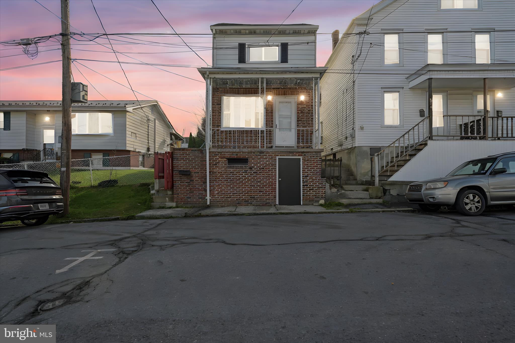 423 Lytle Street Minersville, PA 17954 - Photo 4 of 25 Twilight