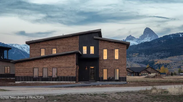 $1,525,000 | 1601 Jackrabbit Lane, Driggs, ID 83422