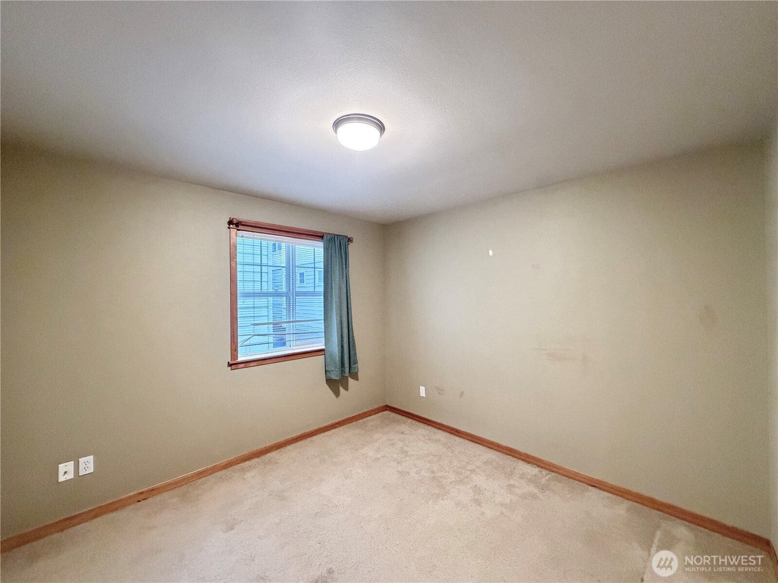 9216 Stone Avenue North, Unit B Seattle, WA 98103 - Photo 21 of 28